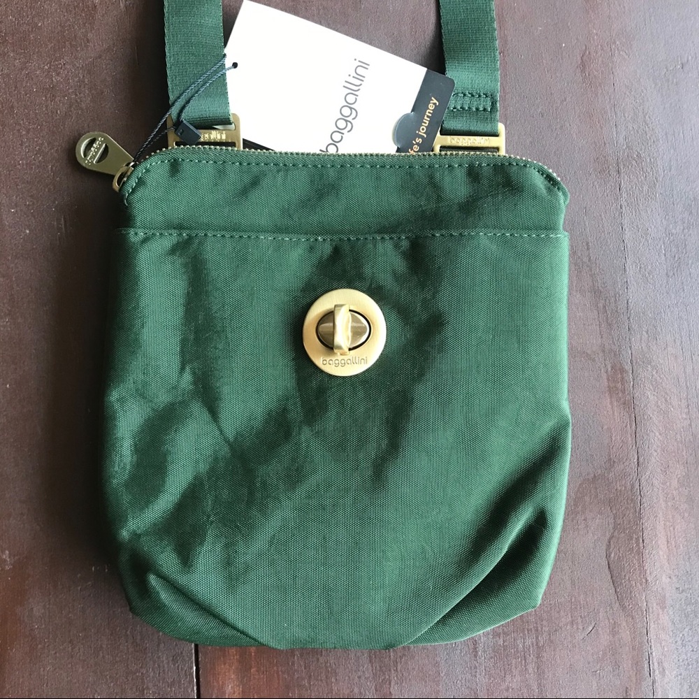 NWT Baggallini Green Crossbody Mini Hanover Bag